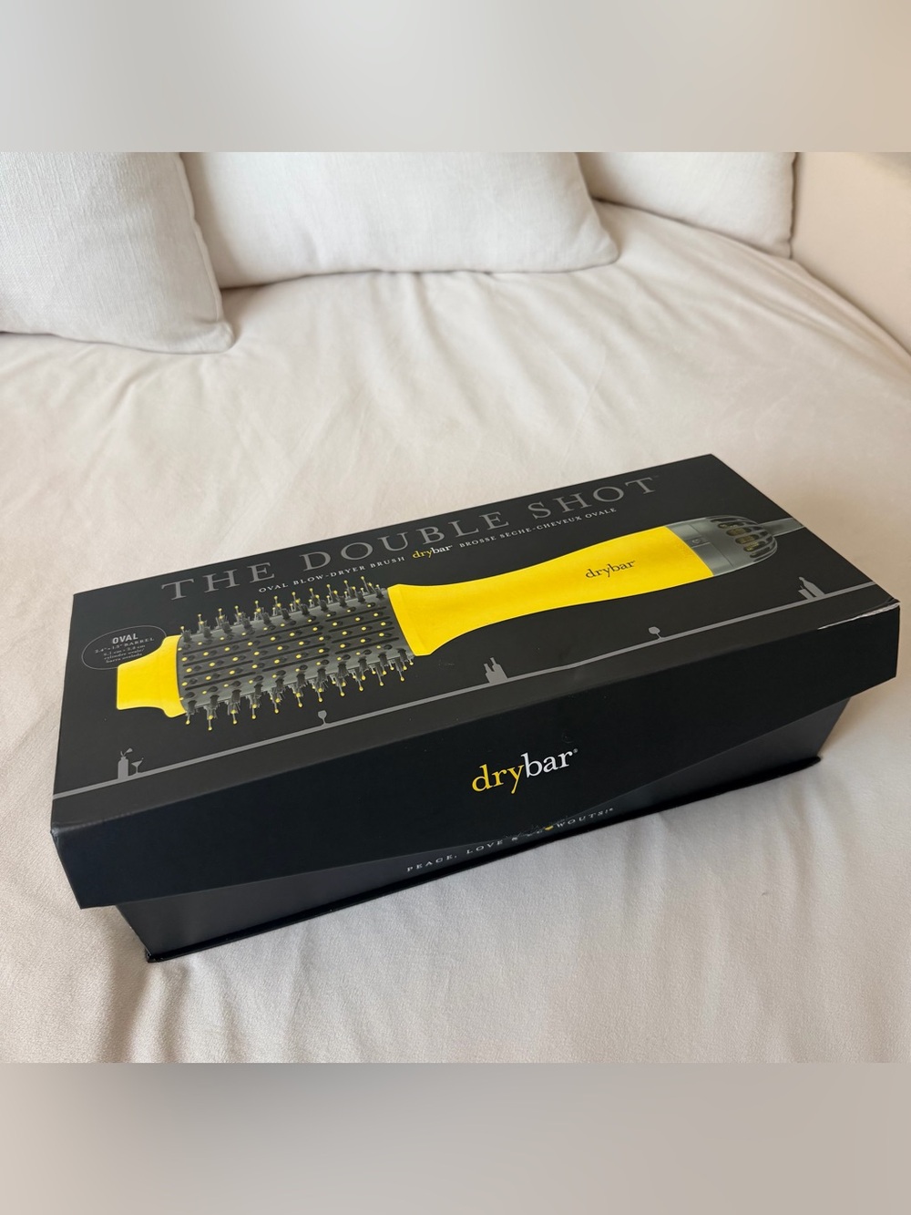 THE DOUBLE SHOT OVAL BLOW-DRYER BRUSH BY DRYBAR